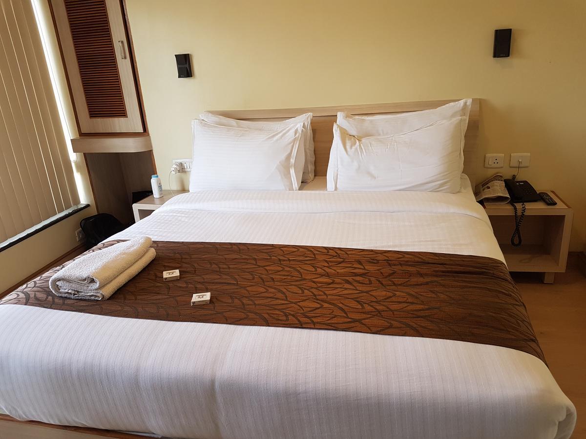 Darshan Resorts Pvt Ltd Утакаманд Экстерьер фото